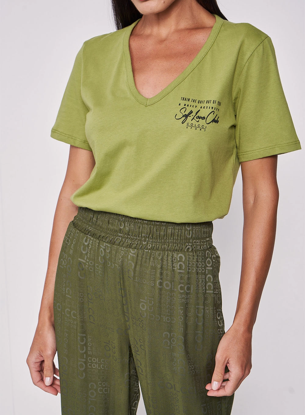 Camiseta Basic Gola V Verde