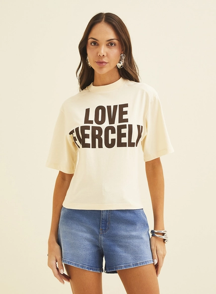Camiseta Feminina Com Estampa Frontal