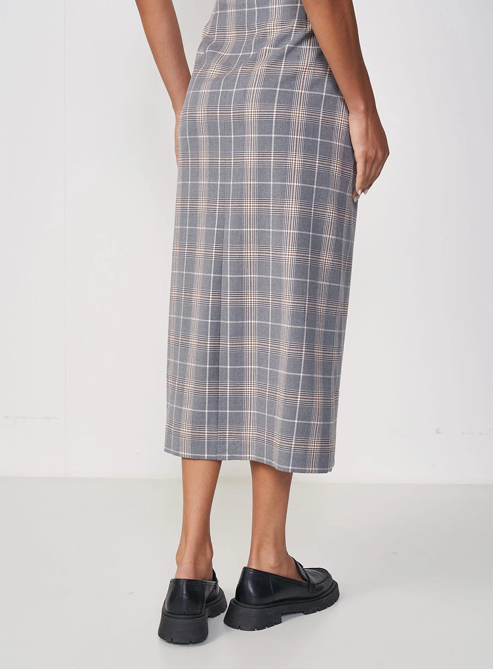 Saia Midi Reta Com Estampa Xadrez Estampados