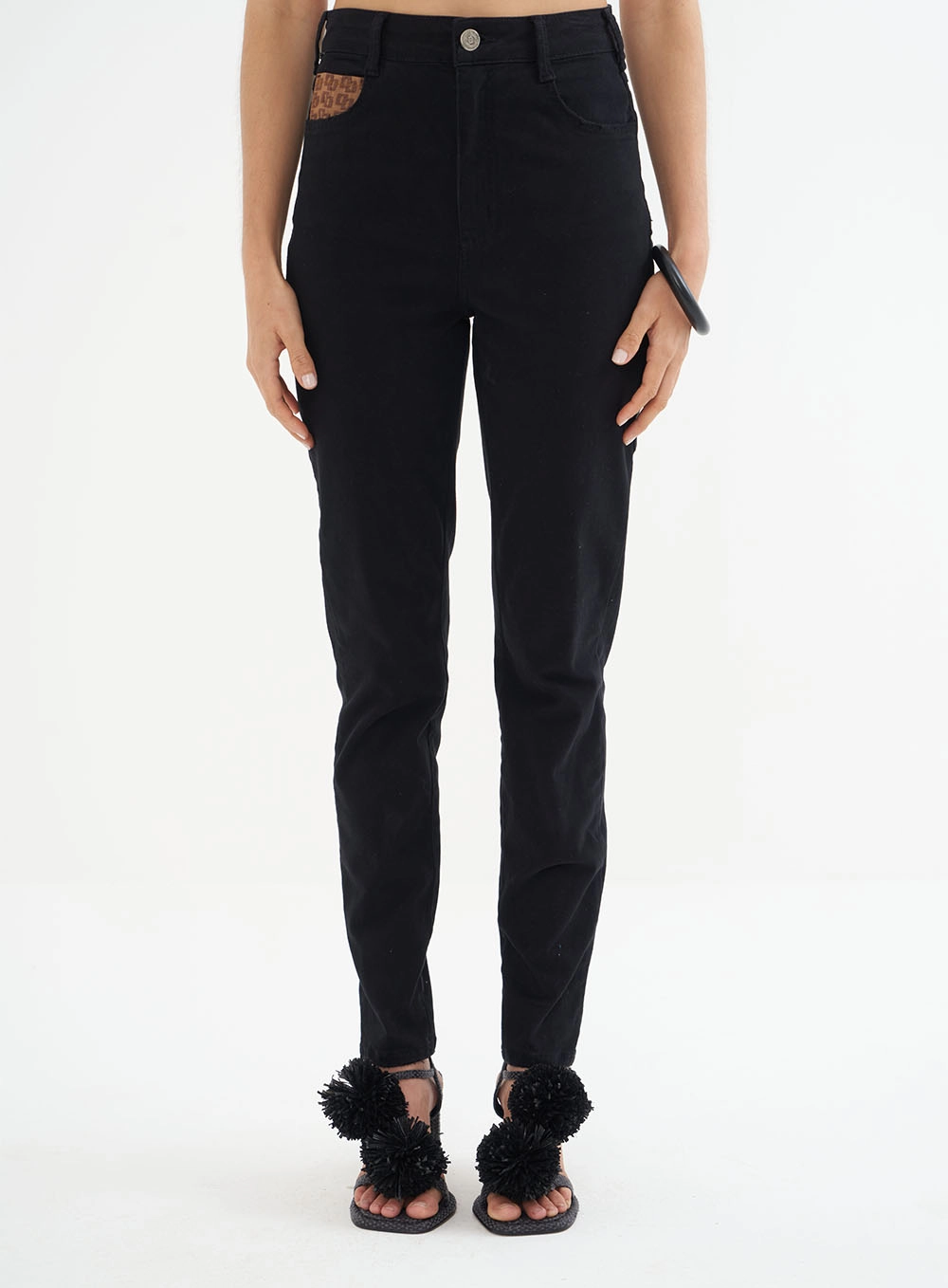 Calça Feminina Em  Sarja Stretch - Bruna Preto