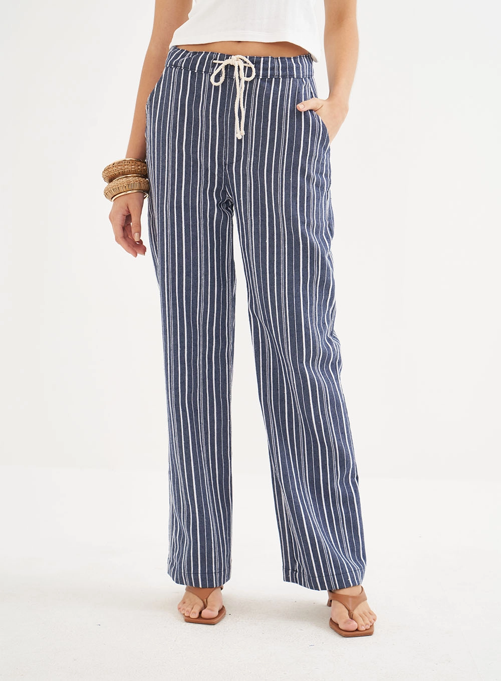 Calça Listrada Em Sarja Com Amarração Estampados