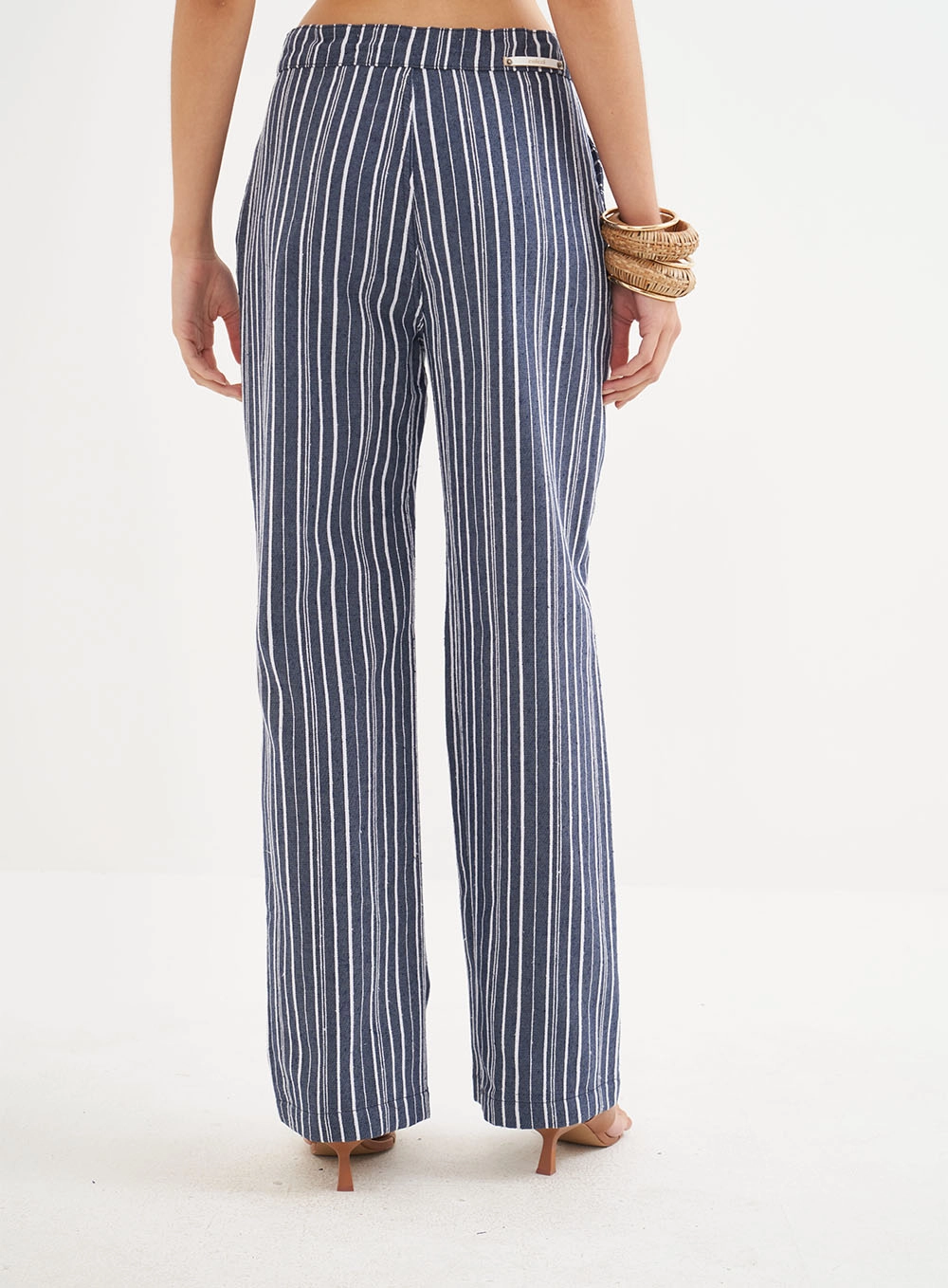 Calça Listrada Em Sarja Com Amarração Estampados