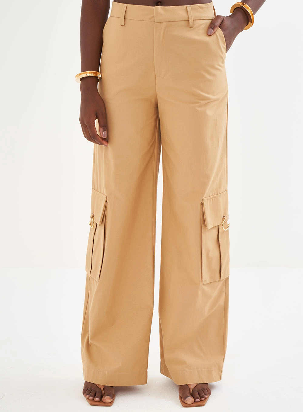 Calça Feminina Com Bolsos Cargo - Jade Bege