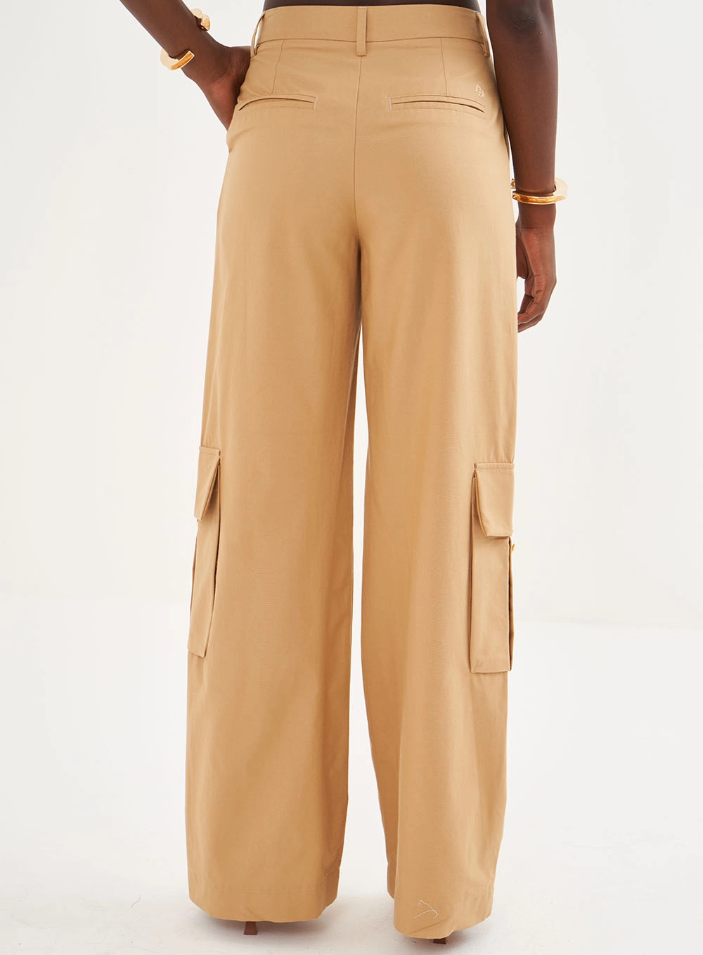 Calça Feminina Com Bolsos Cargo - Jade Bege