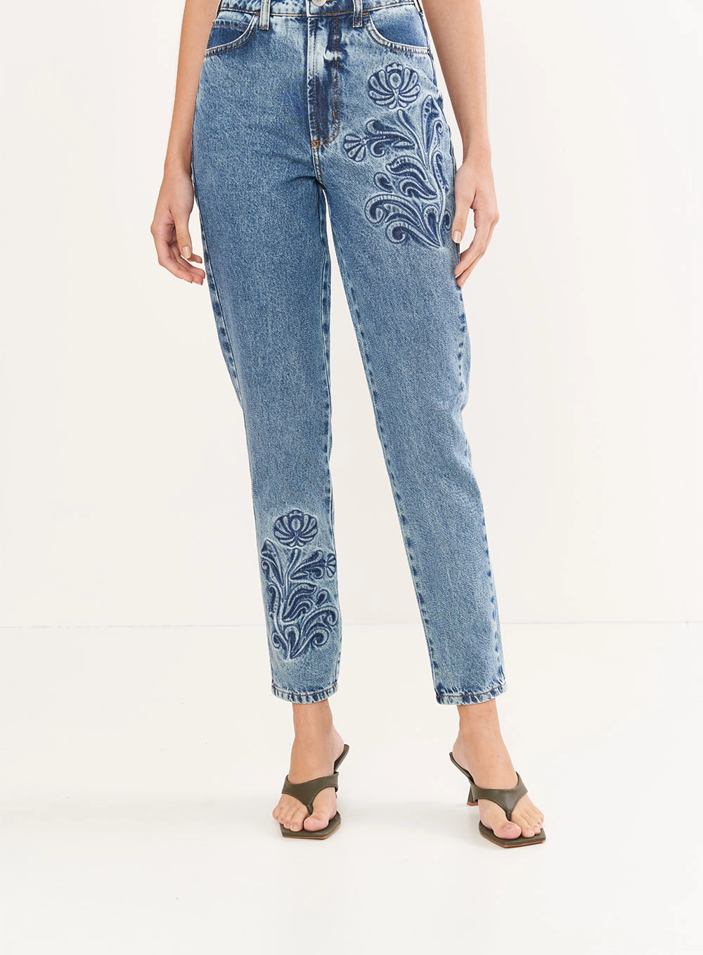 Calça Feminina Jeans Bruna Com Bordado Índigo