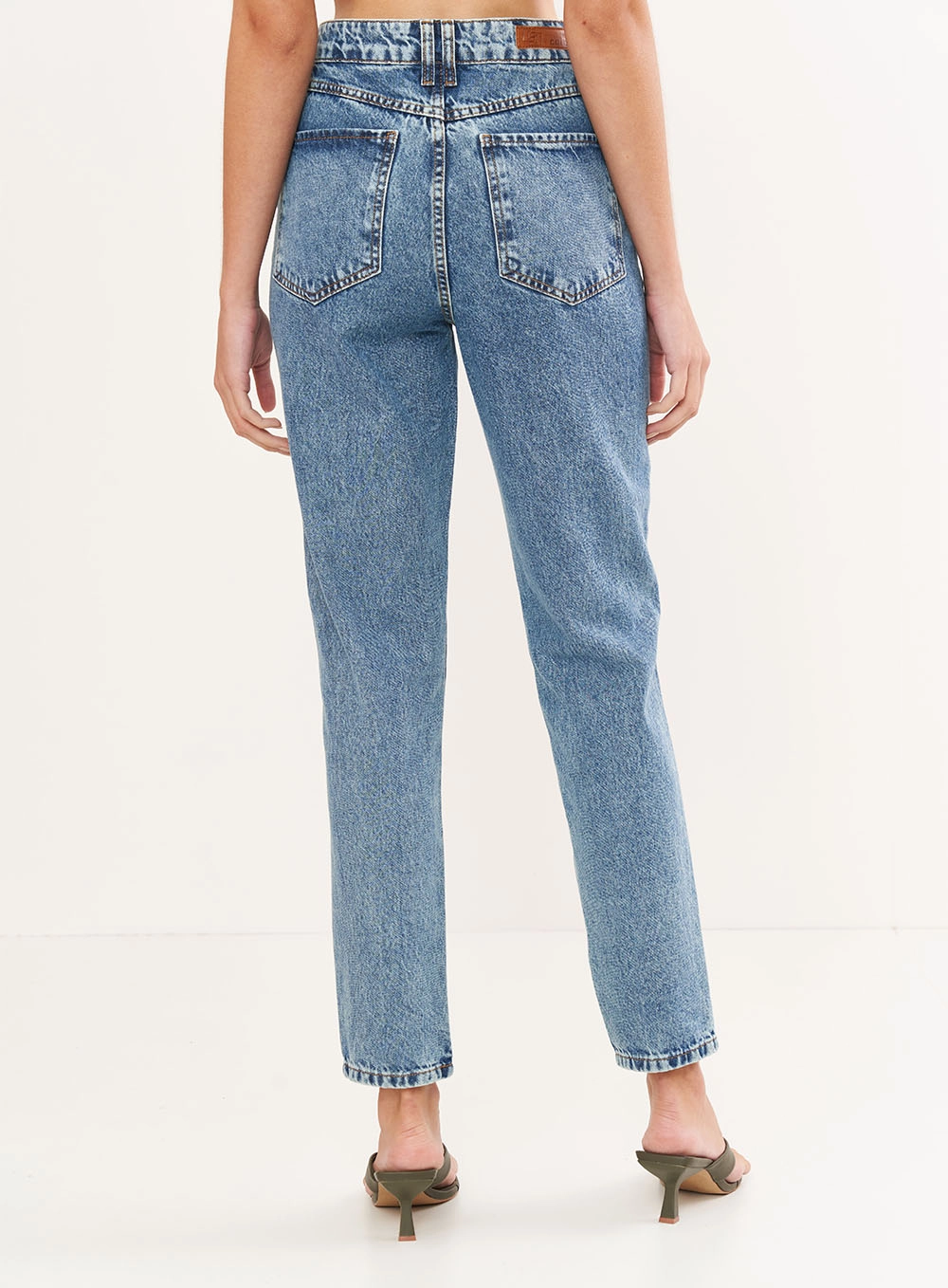 Calça Feminina Jeans Bruna Com Bordado Índigo