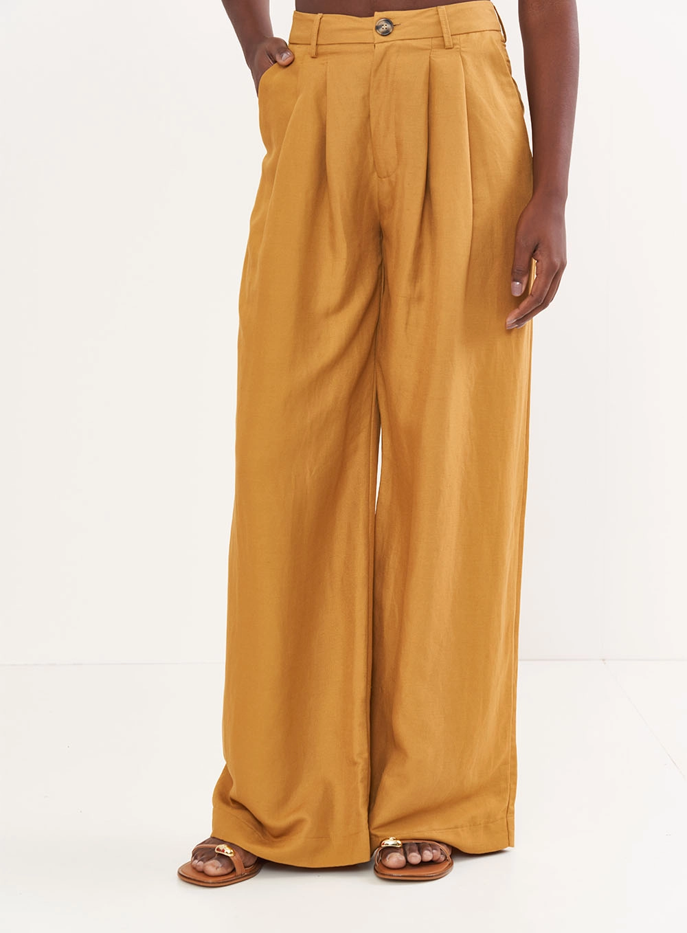 Calça Feminina Alfaiataria Pantalona Em Linho Marrom Ebbela