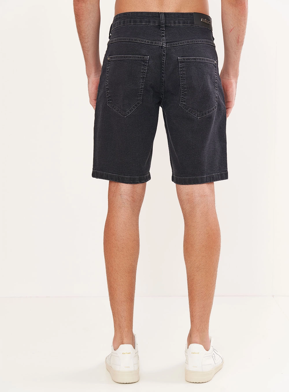 Bermuda Jeans Masculina Davi Indigo Preto