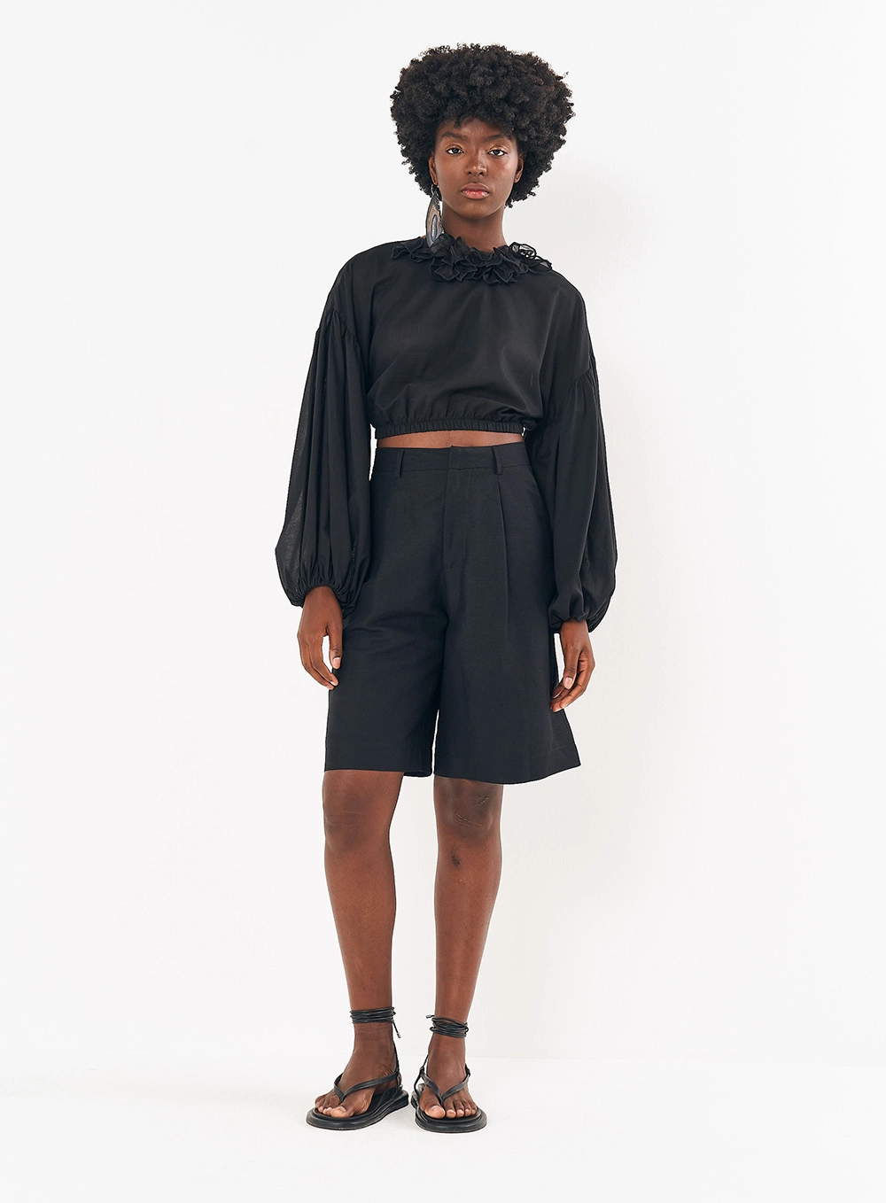 Bermuda Feminina Alfaiataria Em Linho Preto