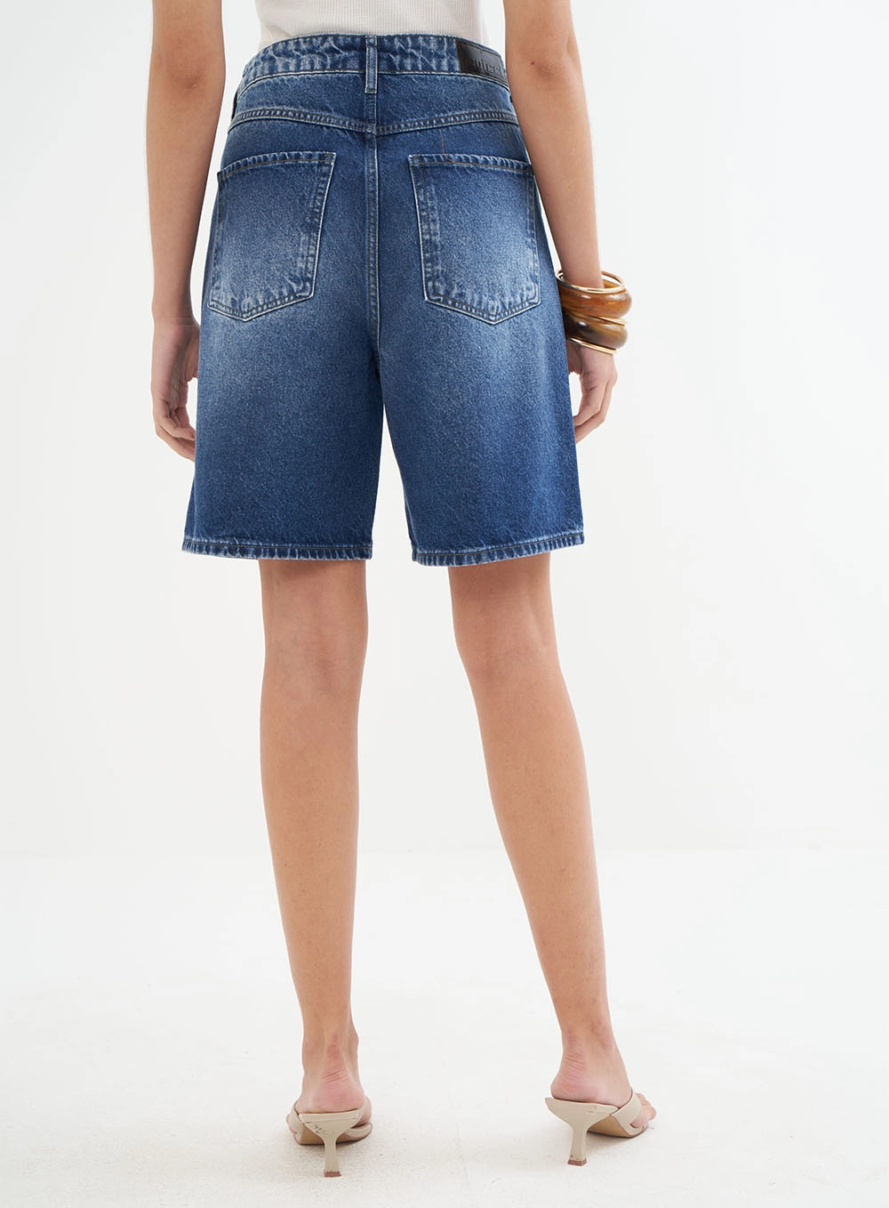 Bermuda Feminina Jeans Com Aplicação - Gigi Índigo