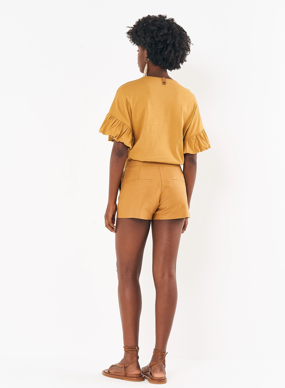 Short Alfaiataria Em Linho Marrom Ebbela