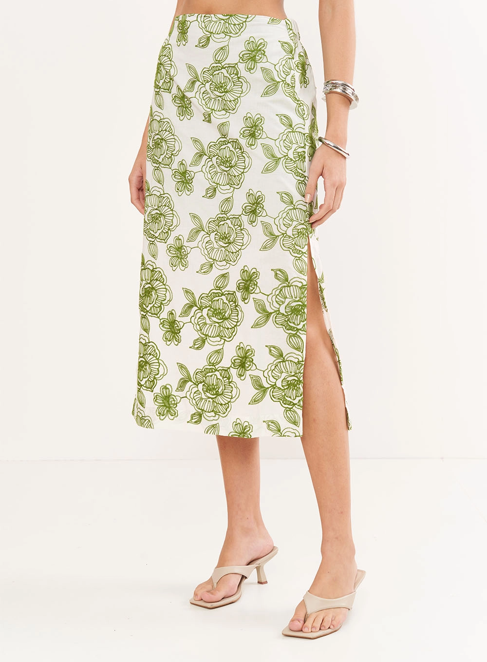 Saia Bordada Midi Floral Estampados