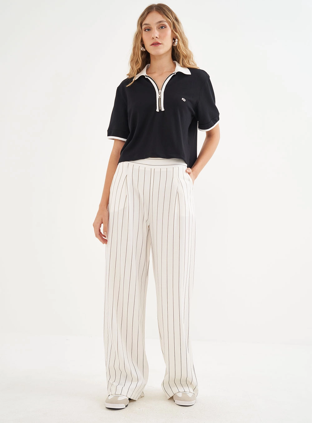 Polo Feminina Com Zíper Gola Preto