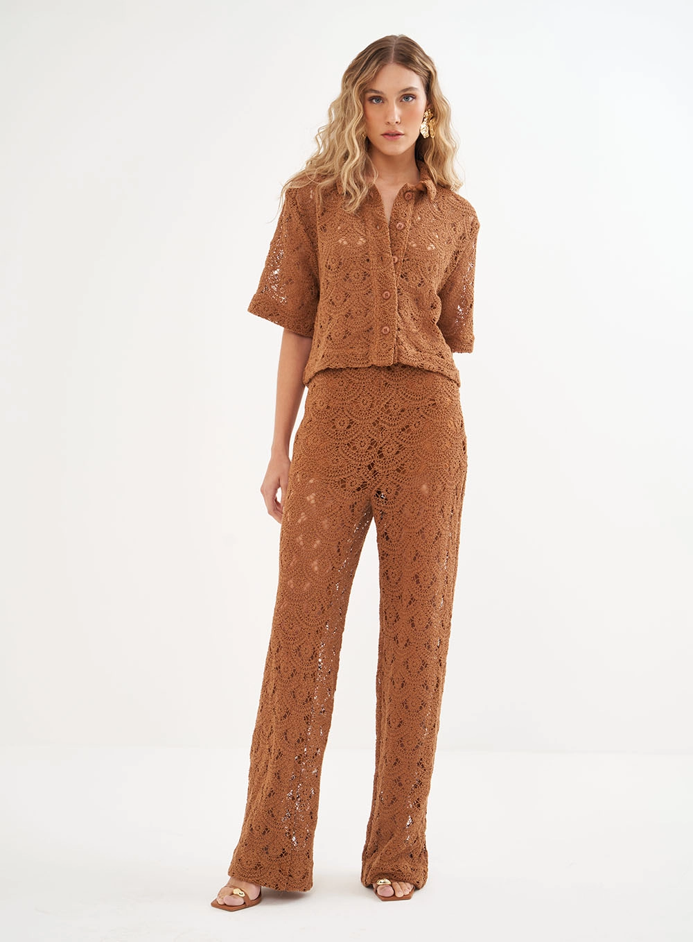 Camisa Feminina Em Renda - Loose Marrom Evermore
