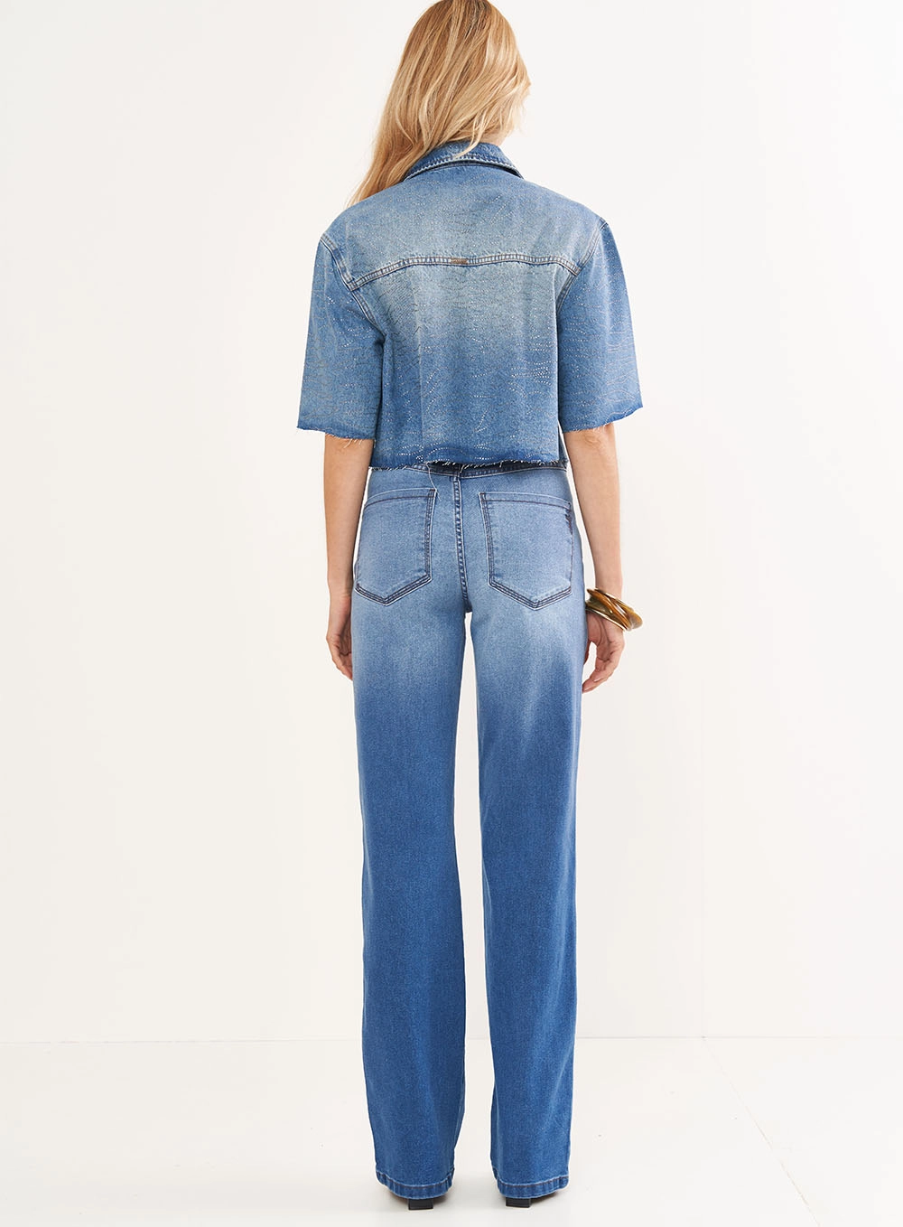 Camisa Feminina Barra À Fio Com Aplicação Índigo