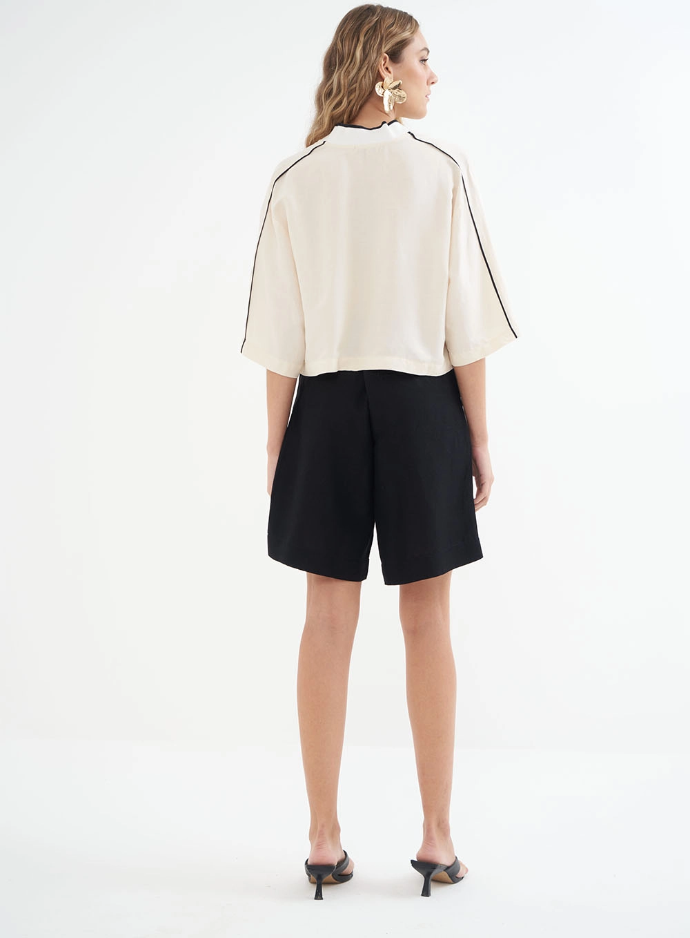 Camisa Feminina Alfaiataria Boy Em Linho - Riviera Bege