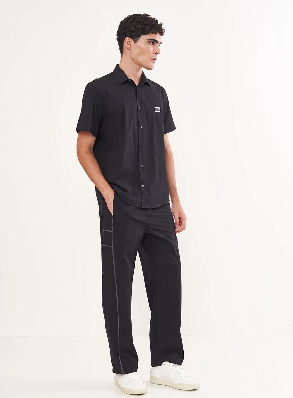 Camisa Masculina  Com Detalhe Em Logo - Relax Preto