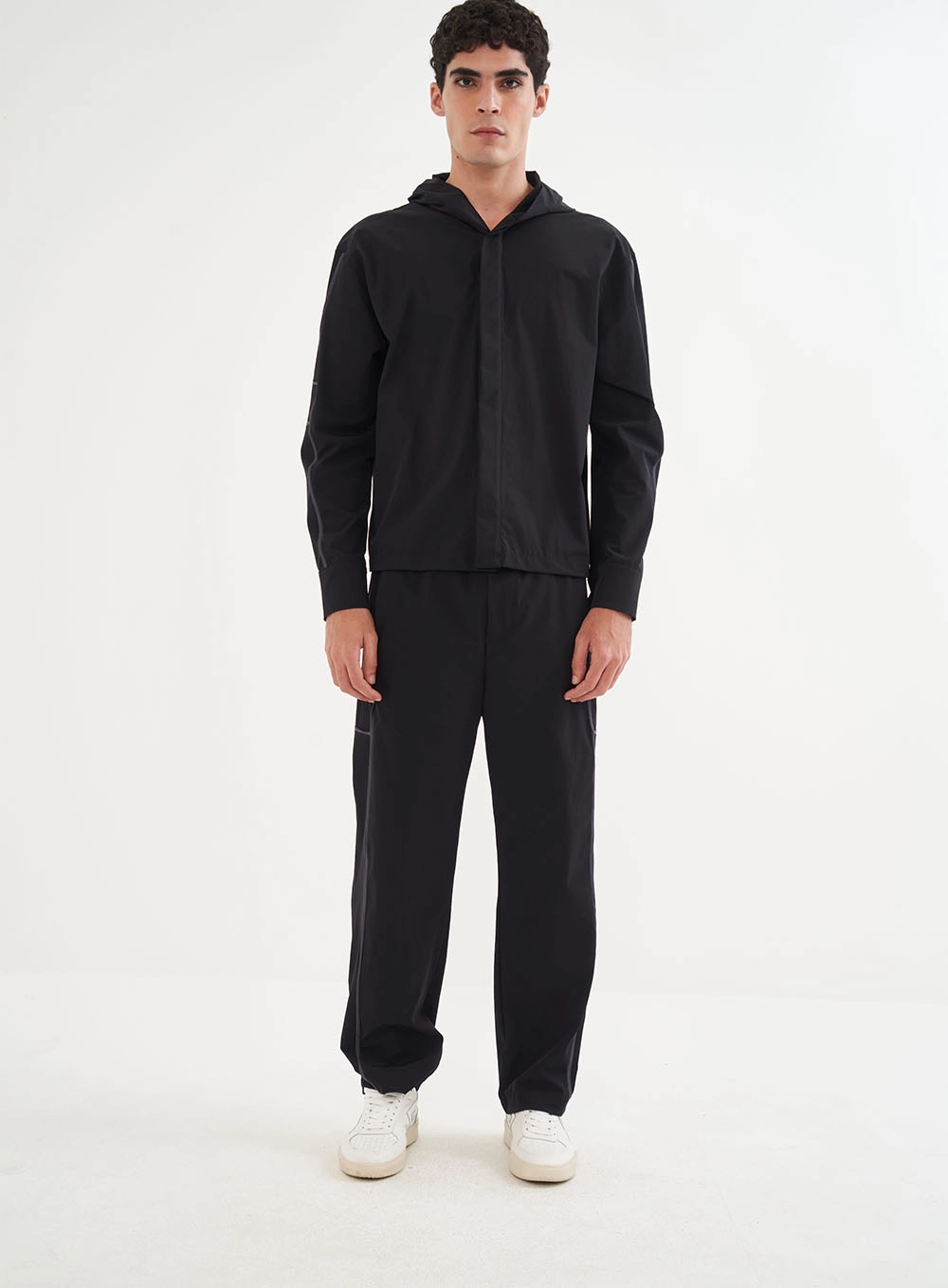 Camisa Com Capuz Manga Longa - João Preto