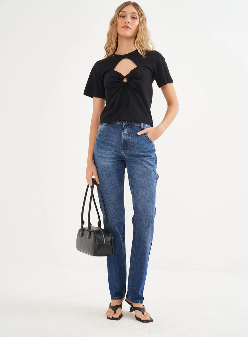 Camiseta Feminina Com Recorte E Amarração No Busto