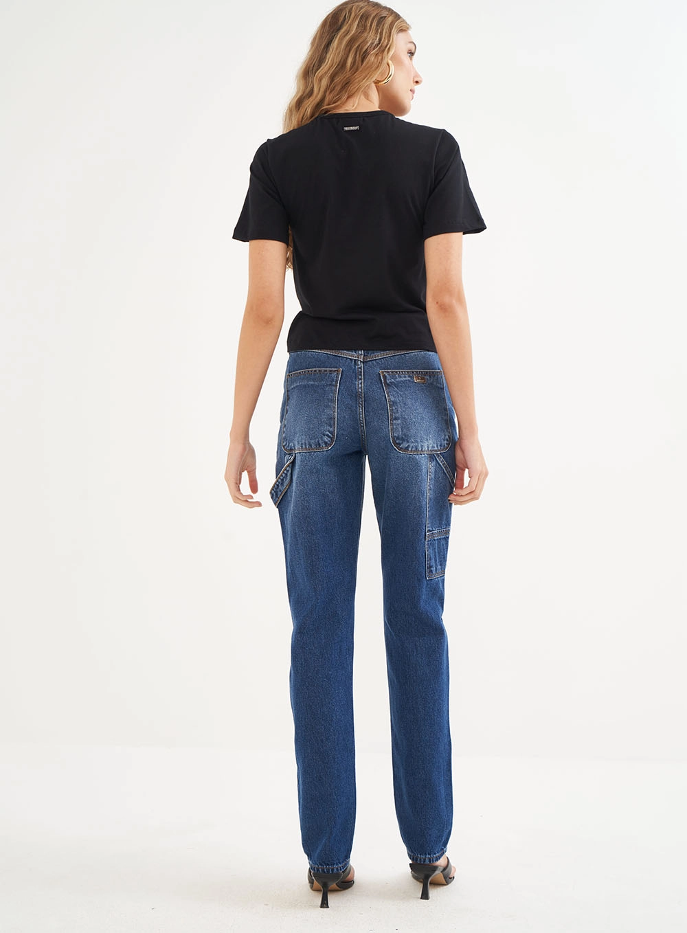 Camiseta Feminina Com Recorte E Amarração No Busto Preto
