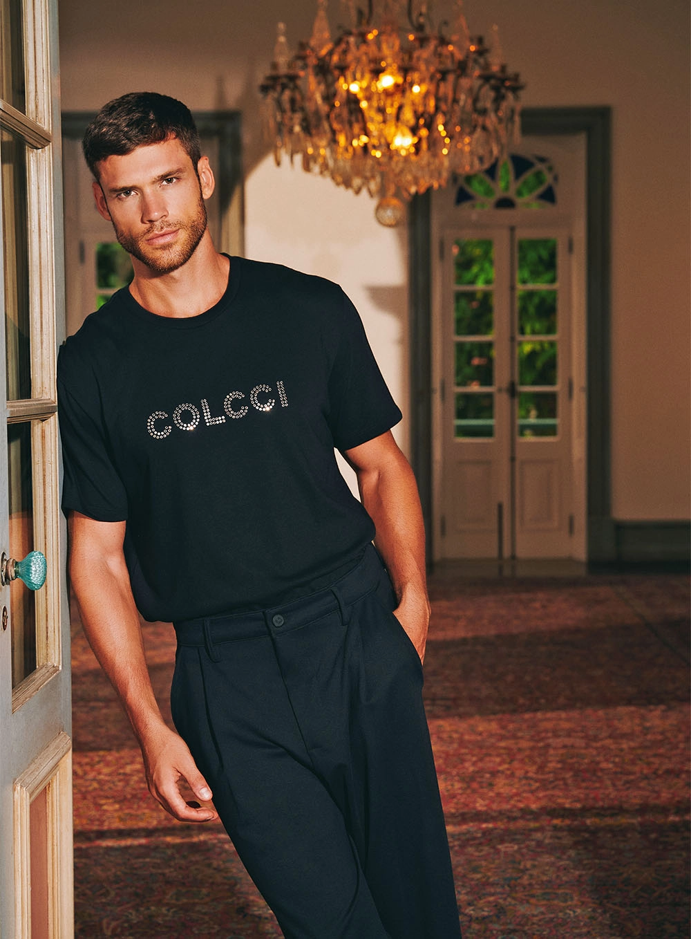 Camiseta Masculina Manga Curta Com Estampa Frontal Preto
