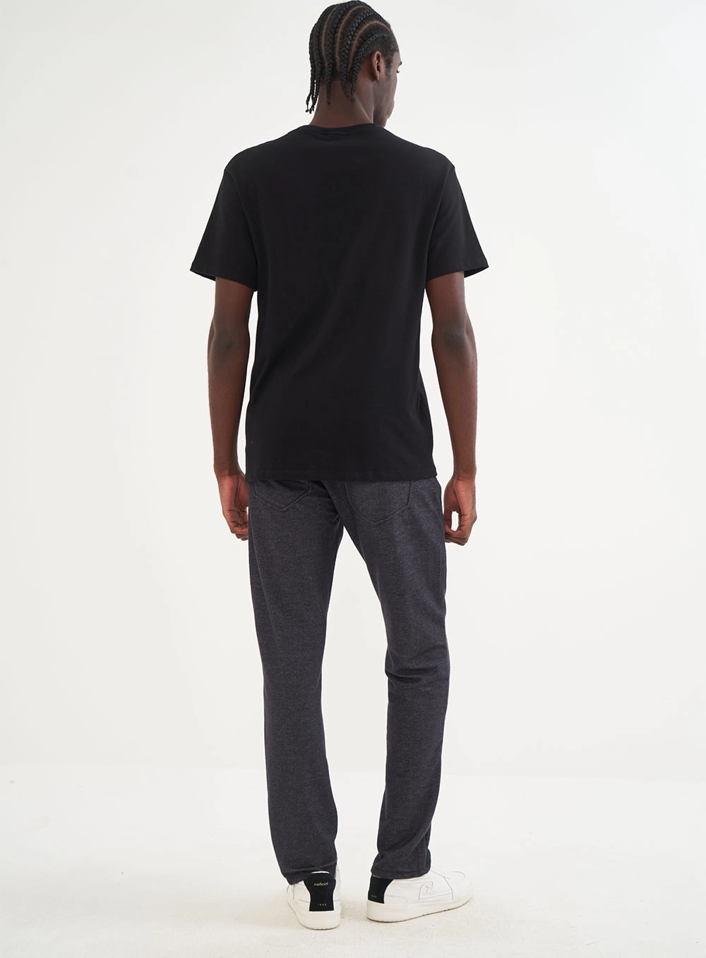 Camiseta Masculina Manga Curta Com Estampa Frontal Preto