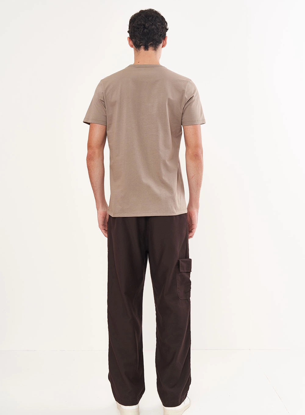 Camiseta Masculina Logo Bordado Relevo Marrom