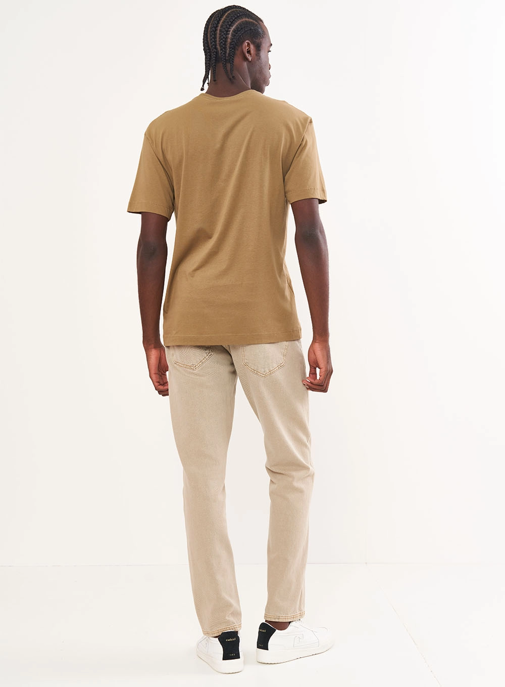 Camiseta Masculina Essencial Monograma Marrom