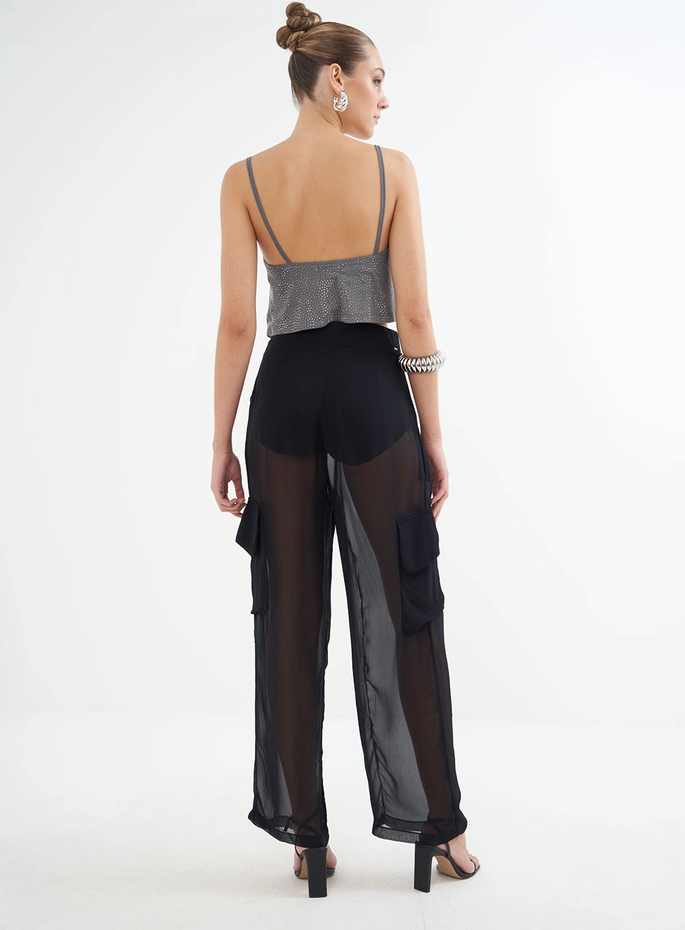 Blusa Tule Com Aplicação Cinza