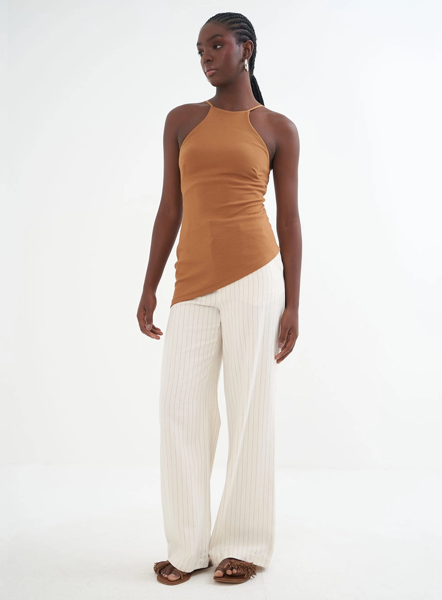 Blusa Slim Com Barra Assimétrica