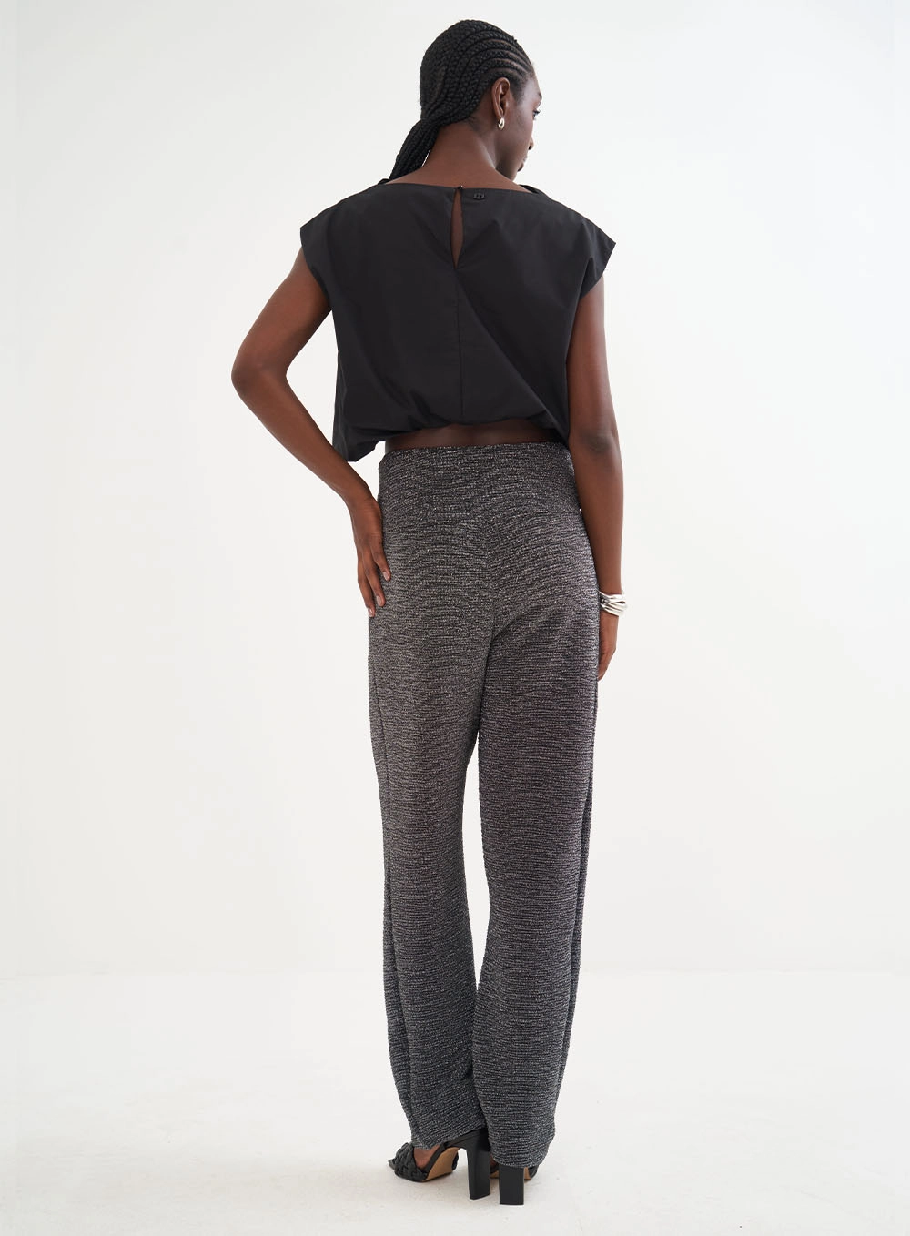 Blusa Comfort Balonê Encurtada Preto