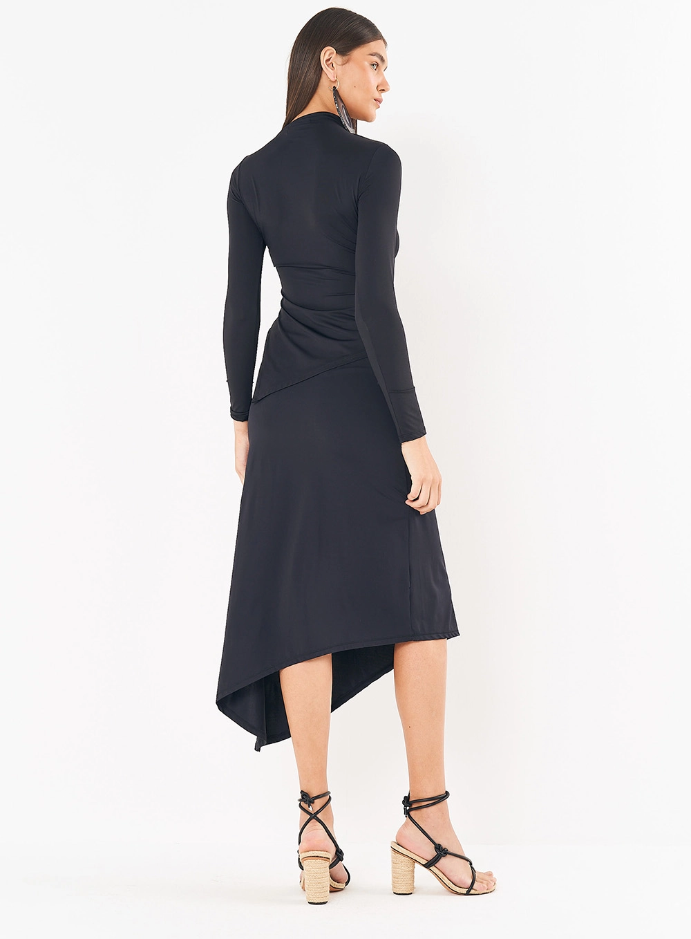 Blusa Justa Manga Longa Com Detalhes Assimétricos Preto