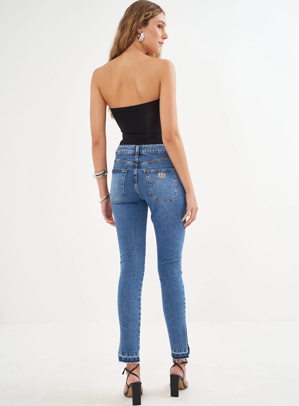Blusa Slim Com Detalhe Em Metal Preto