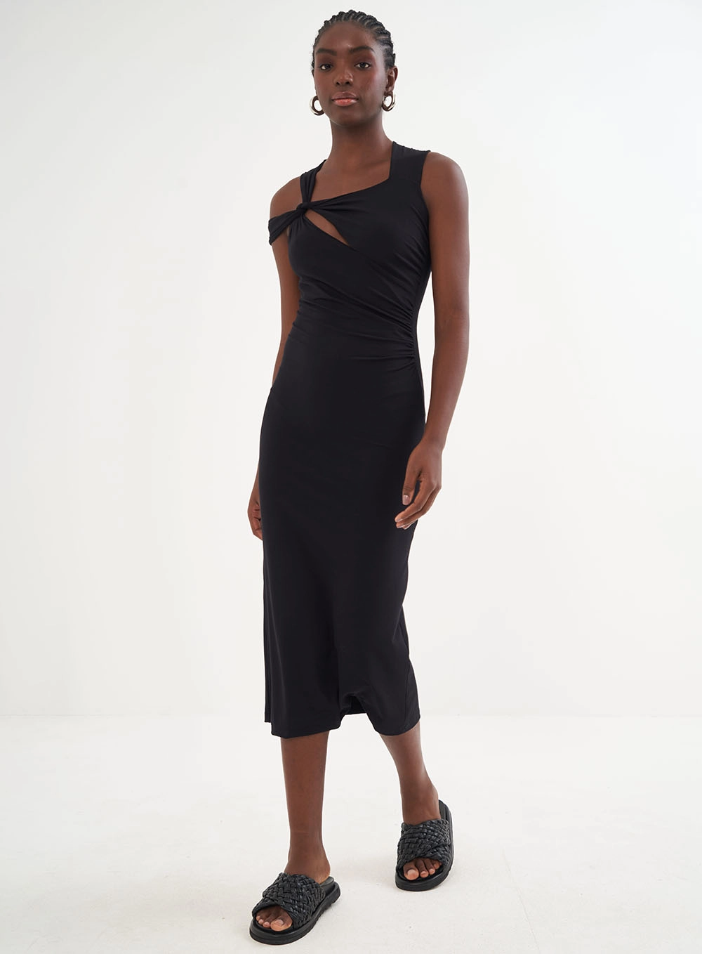 Vestido Justo Com Drapeado Lateral E Assimetria Preto