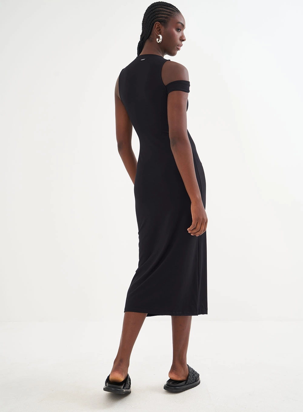 Vestido Justo Com Drapeado Lateral E Assimetria Preto