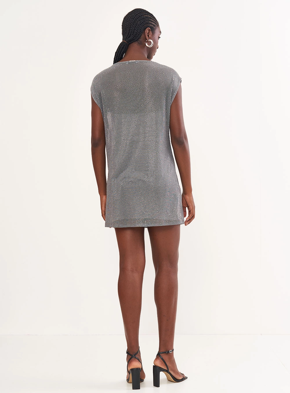 Vestido Tule Com Aplicação Cinza