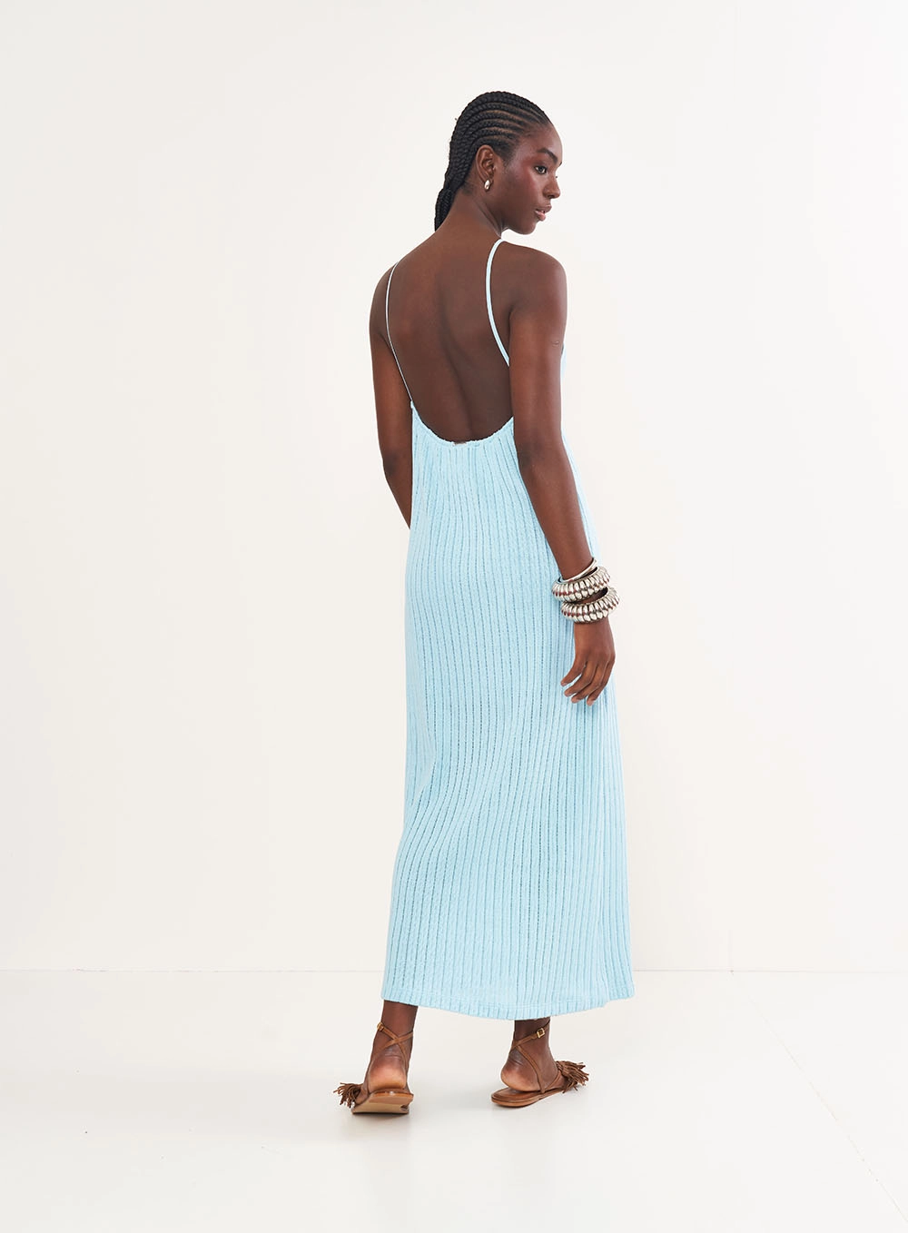 Vestido Midi Canelado Com Decote Costas Azul