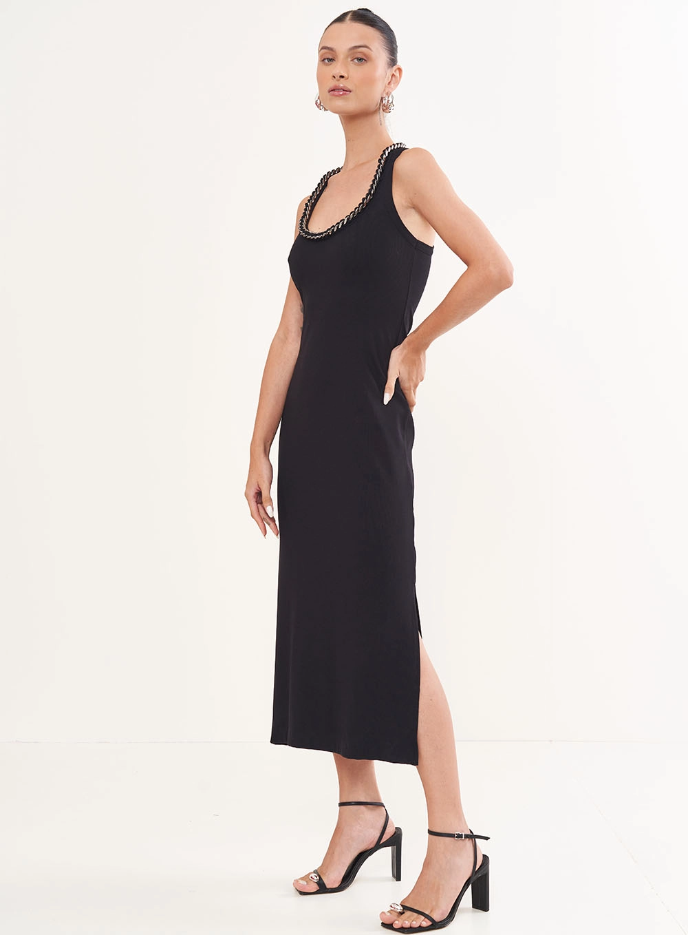 Vestido Midi Com Corrente Preto