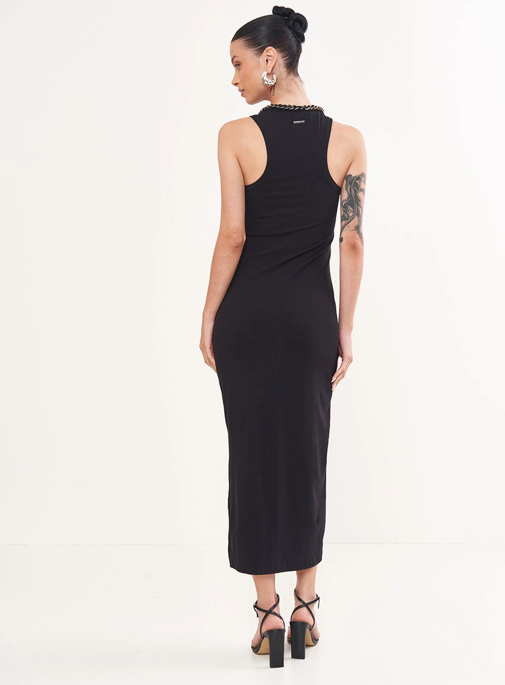 Vestido Midi Com Corrente Preto