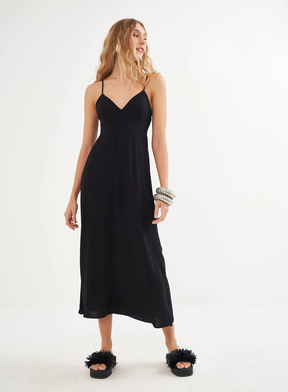 Vestido Midi Acinturado Preto