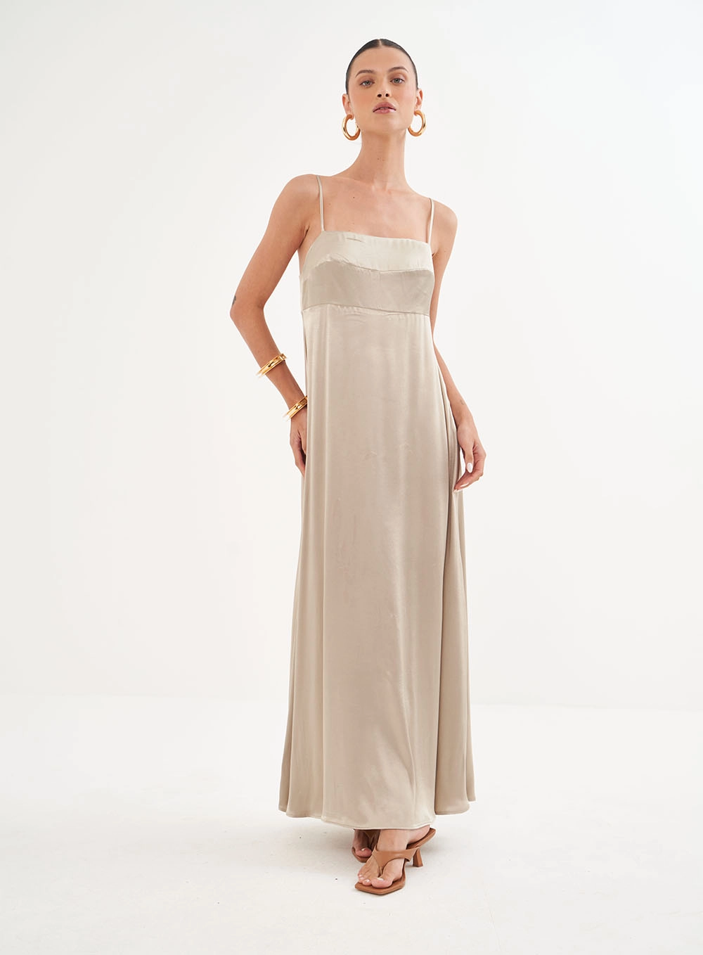 Vestido Longo Acetinado Bege