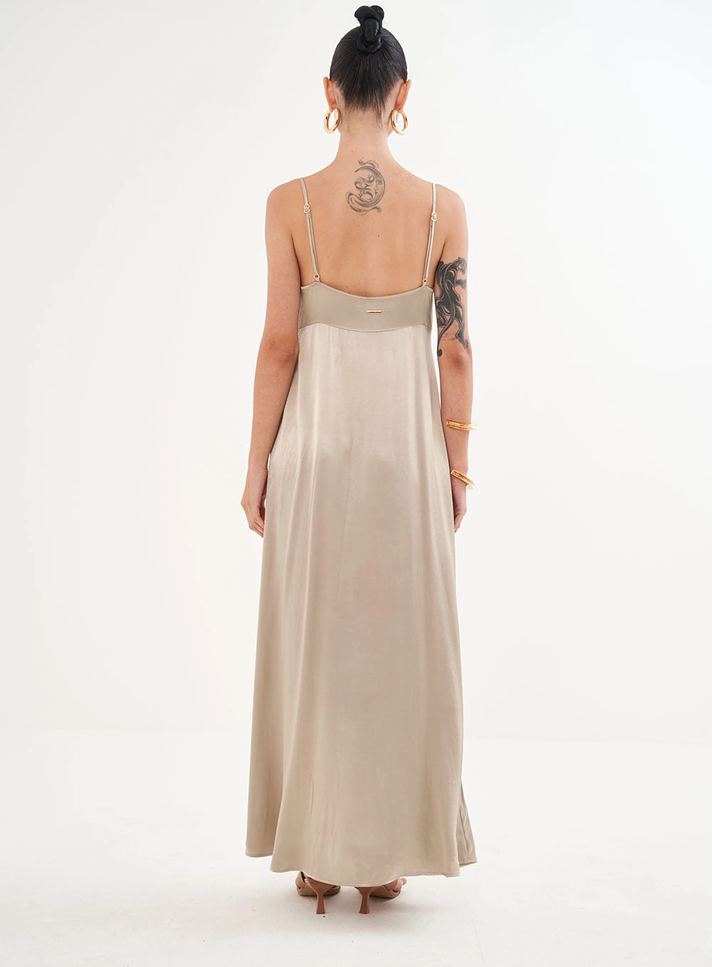 Vestido Longo Acetinado Bege