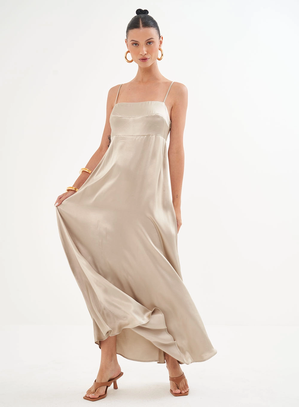 Vestido Longo Acetinado Bege