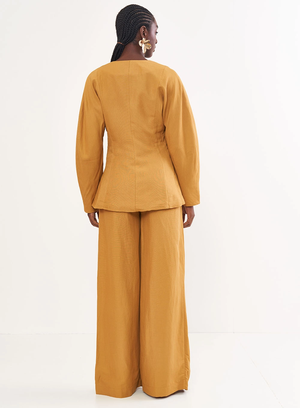 Blazer Feminino Alfaiataria Loose Em Linho Marrom Ebbela