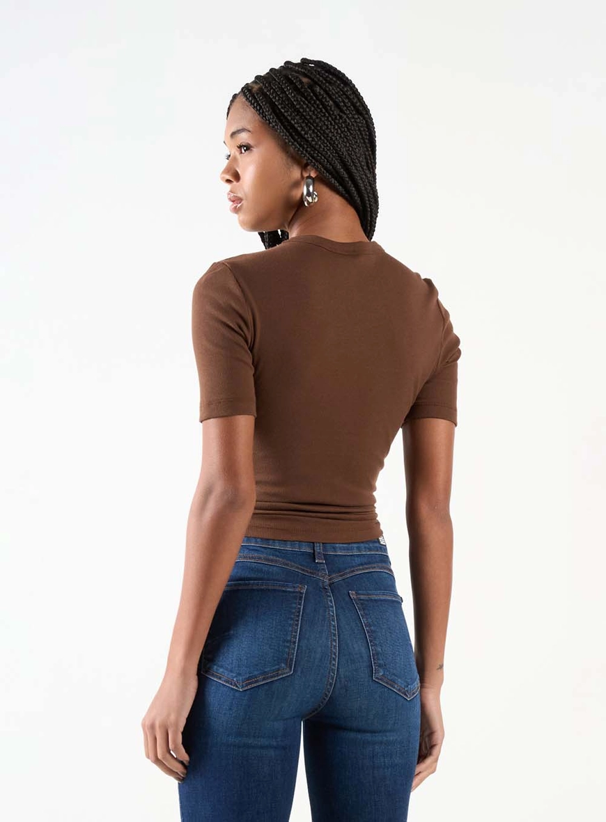 Blusa Slim Canelada Básica Marrom 3