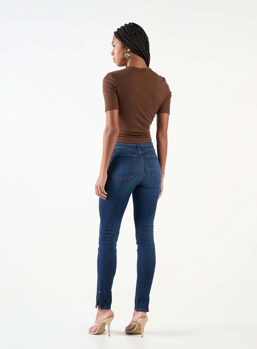 Blusa Slim Canelada Básica Marrom 4