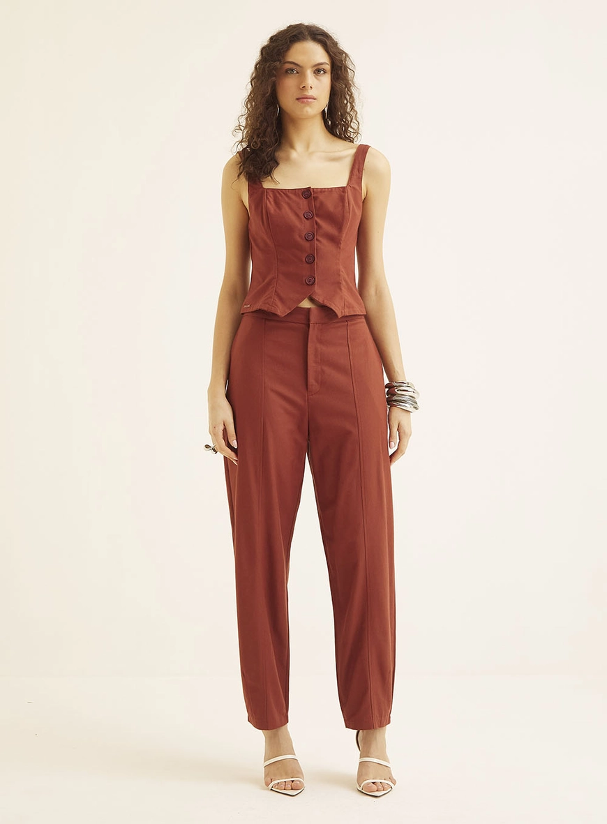 Calça Alfaiataria Com Detalhe E Bolso Faca Marrom 1