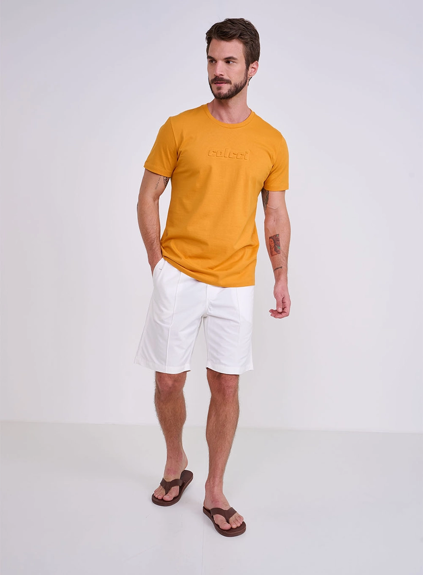 Camiseta Slim Com Estampa Em Logo Alto Relevo