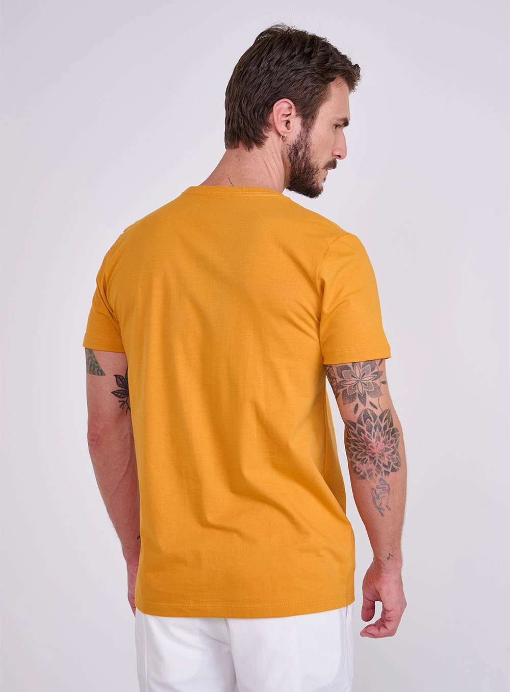 Camiseta Slim Com Estampa Em Logo Alto Relevo Laranja