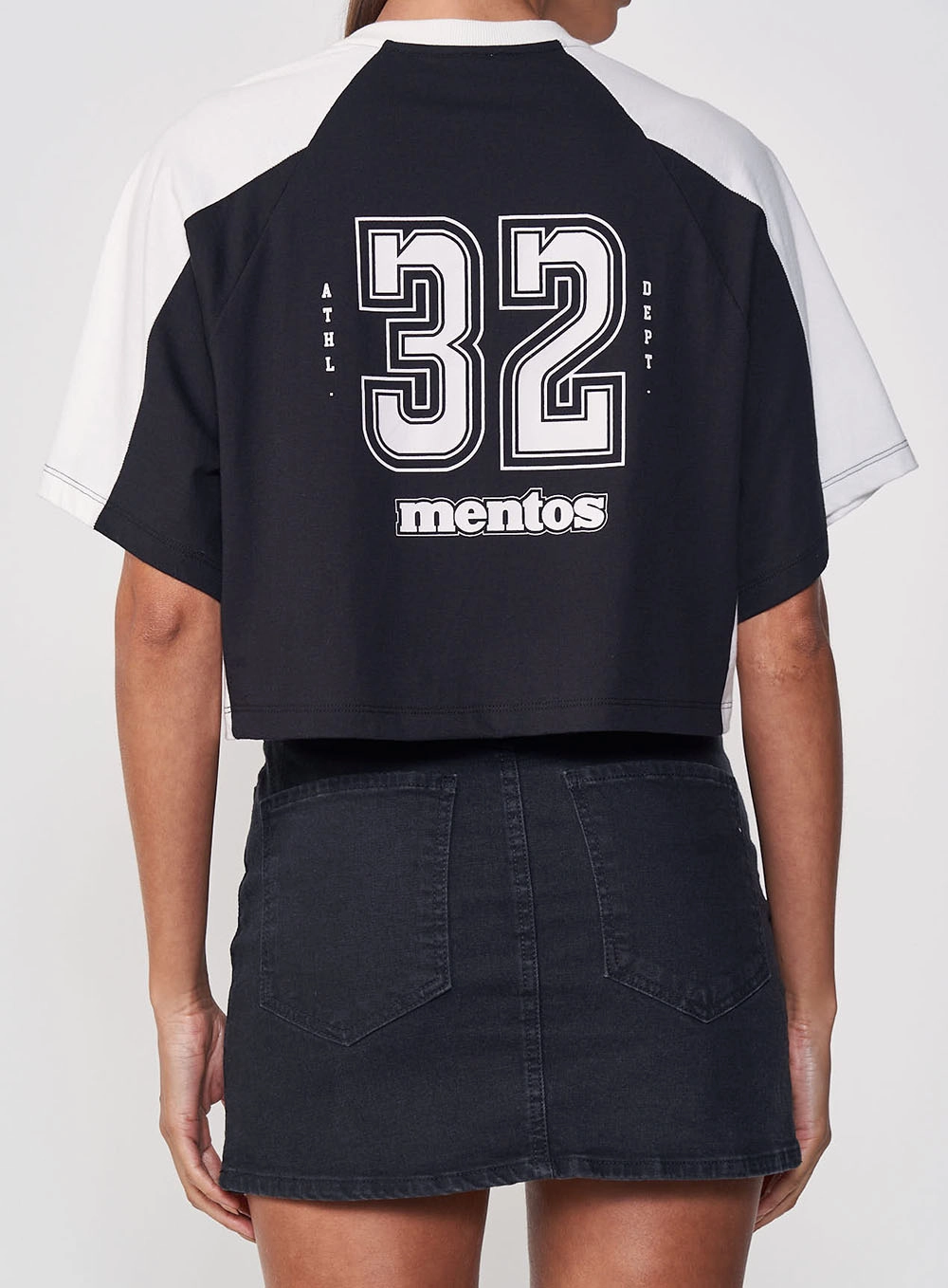 Camiseta Feminina Box Com Logo Preto 2